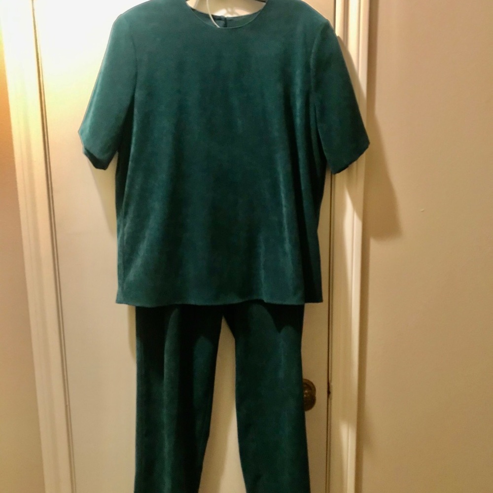 Beautiful Emerald Green pants and top